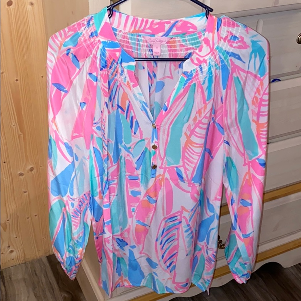 Lilly Pulitzer Elsa size medium.